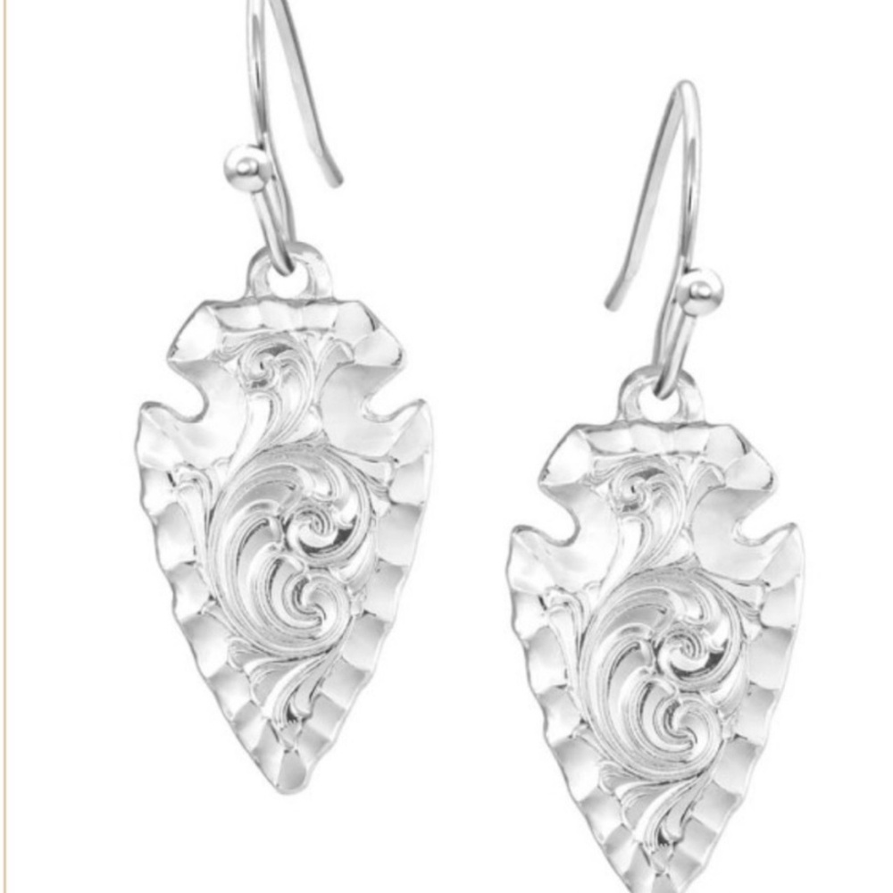Montana Silversmiths, Ladies Chiseled Arrowhead Earrings